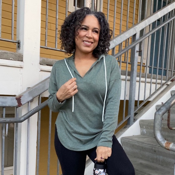 Sage green long sleeve hoodie shirt top, sz SM - Picture 15 of 16